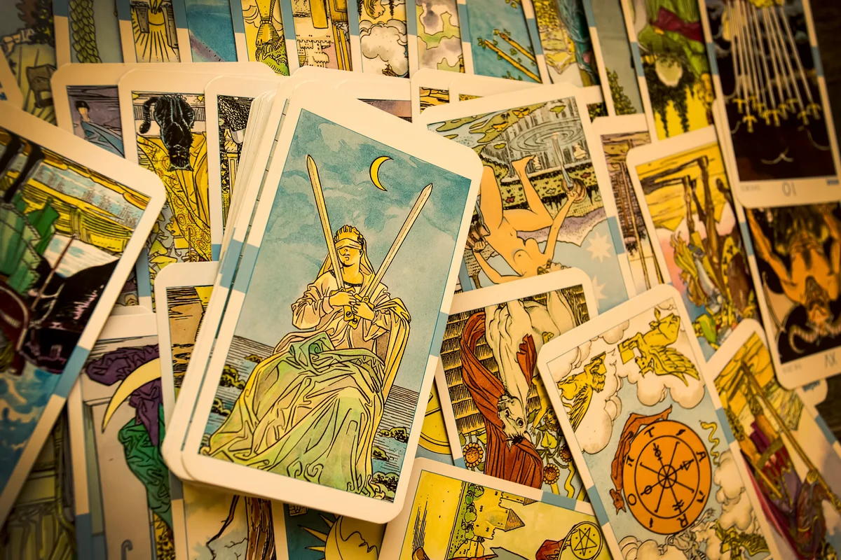 Art on tarot cards