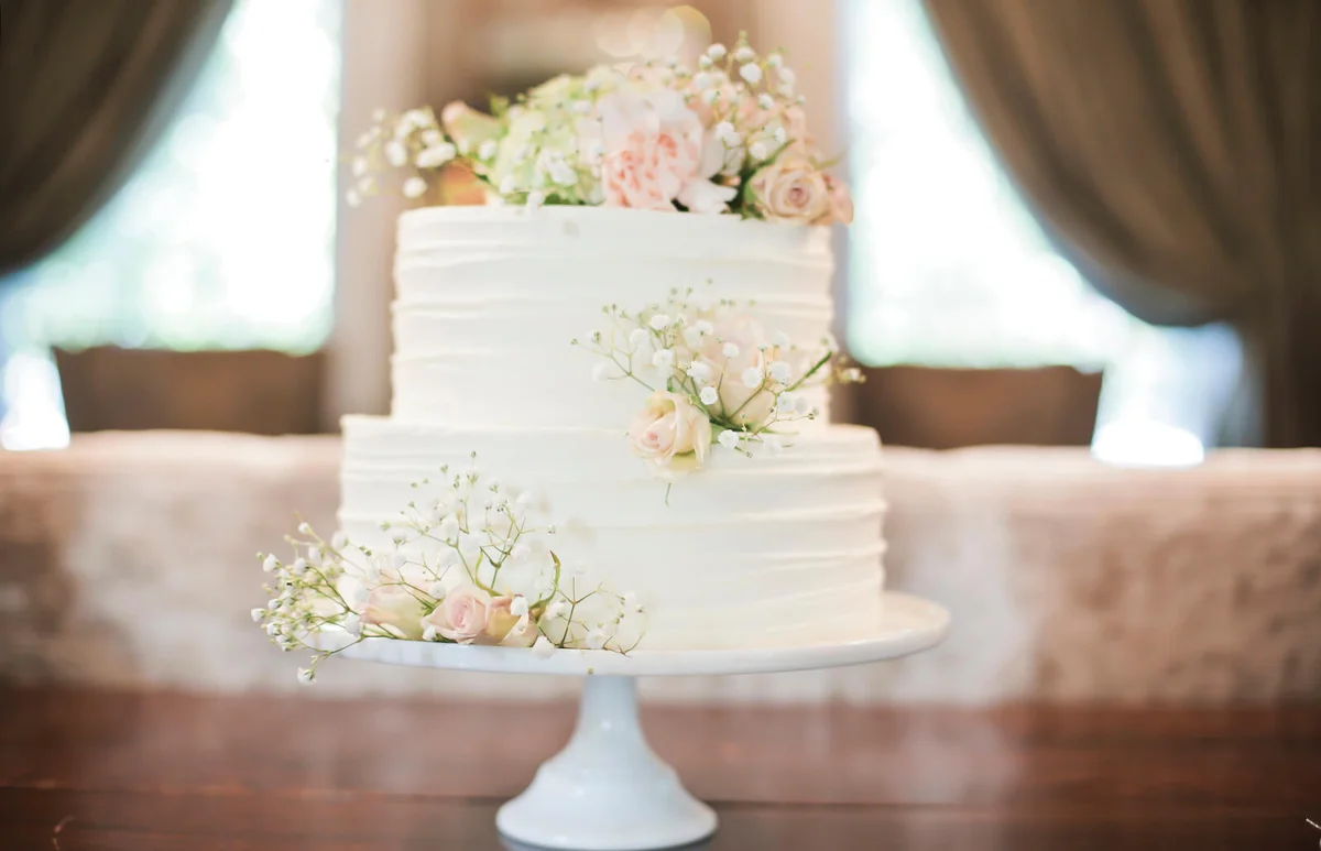 Wedding cake set for the ceremony
