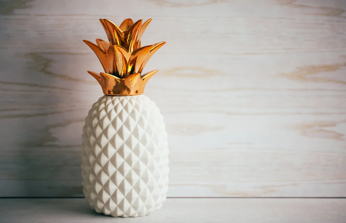 Decorative ceramic pineapple