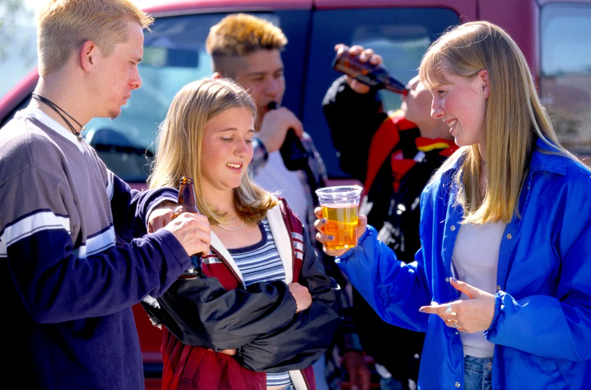 Teens Pressuring Girl to Drink