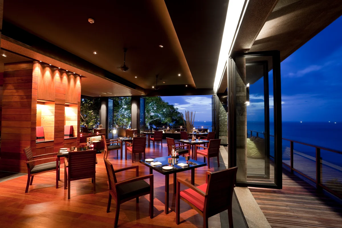 Indoor / Outdoor restaurant balcony