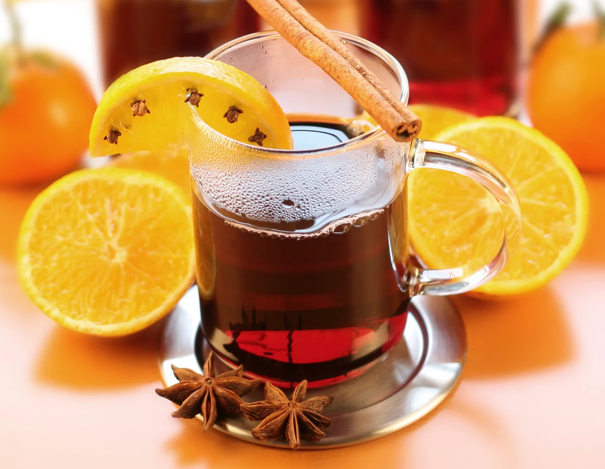 Mulled wine garnishes