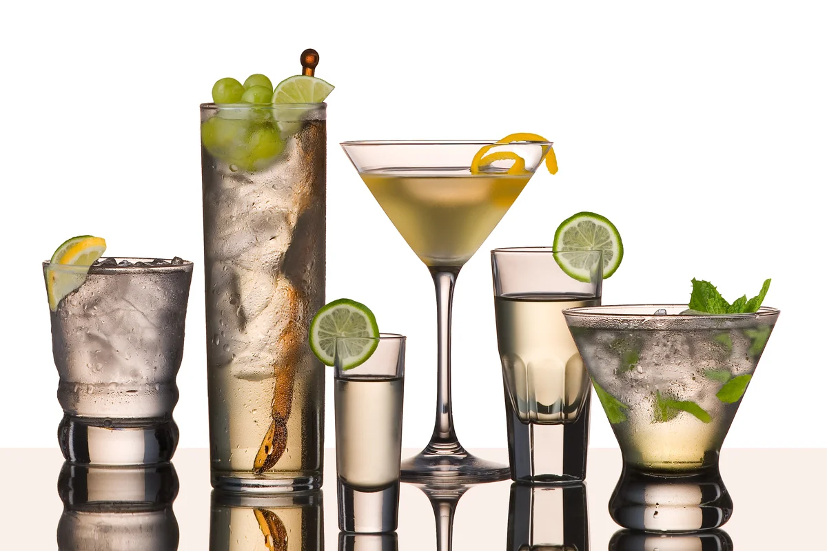 Cocktails with garnishes