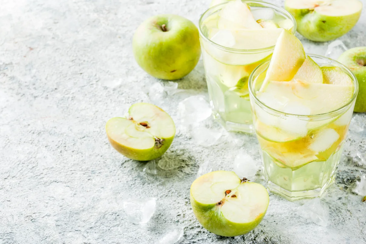 Apple whisky sour