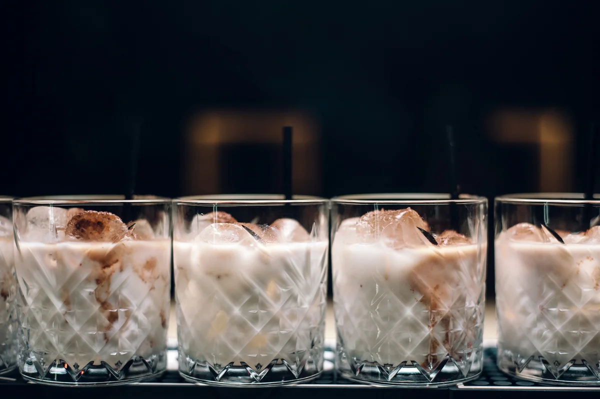 Caramel mudslide cocktail