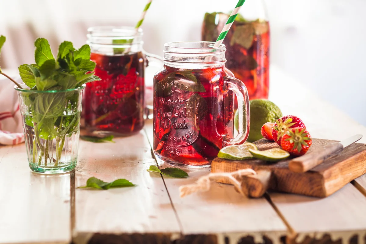 Berry sweet tea