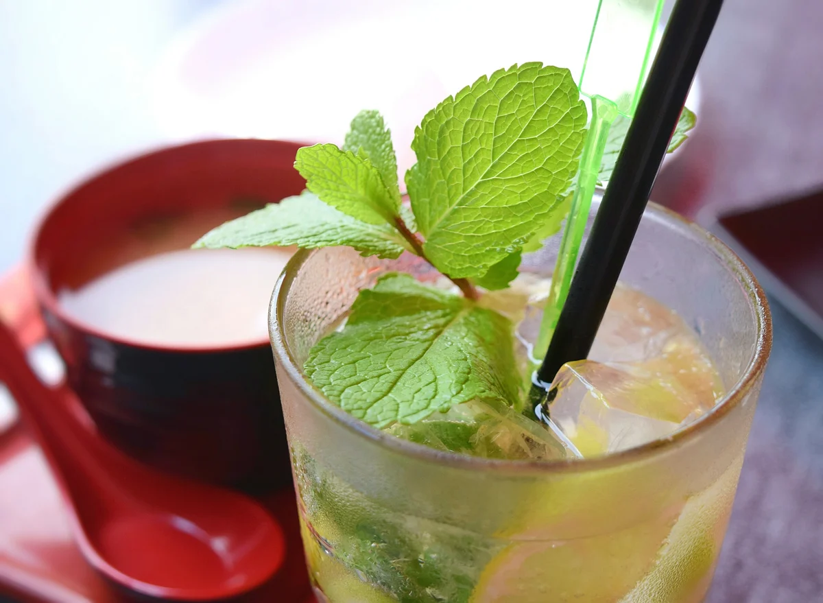 Vodka sweet tea-jito