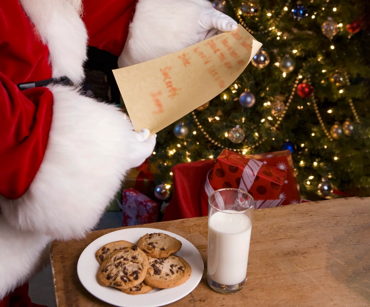 Santa Leaving Note