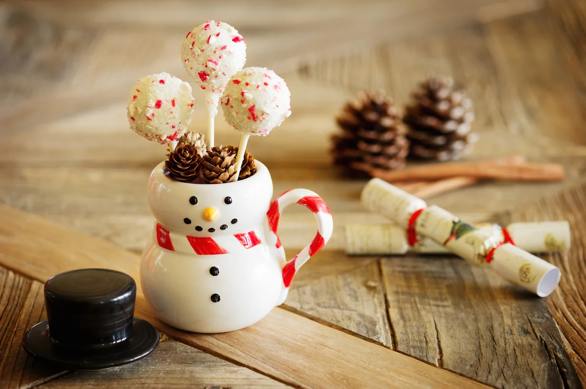 Peppermint Cake Pops in Snowman Mug