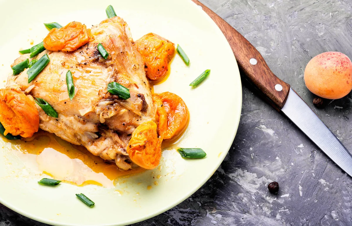 Chicken stewed in apricots