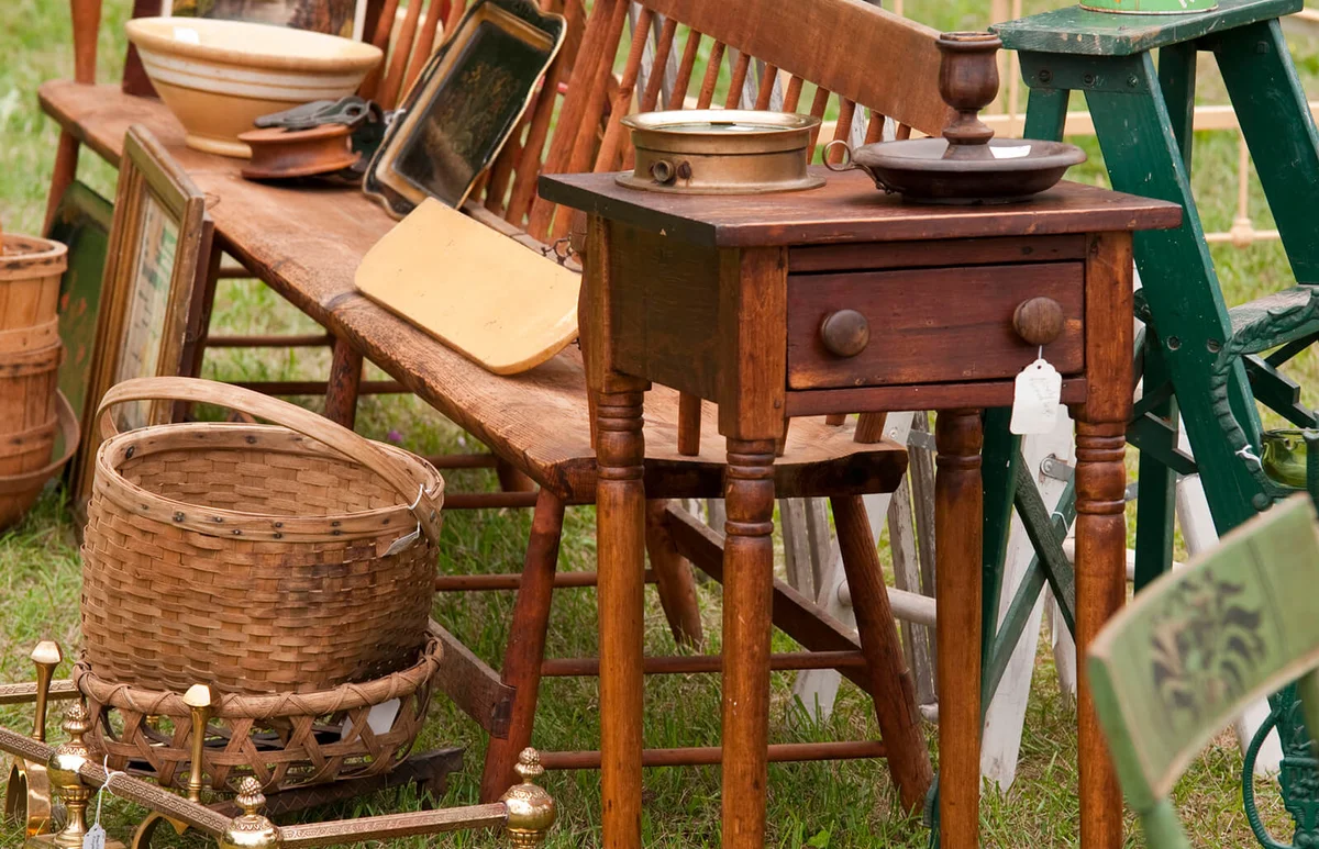 things you would find at a yard sale