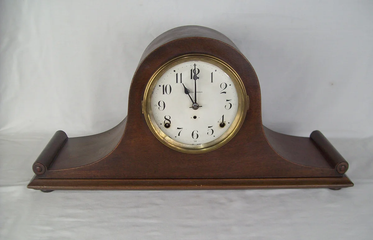Antique - Seth Thomas - Key Wind Pendulum Movement Mantle / Shelf Clock