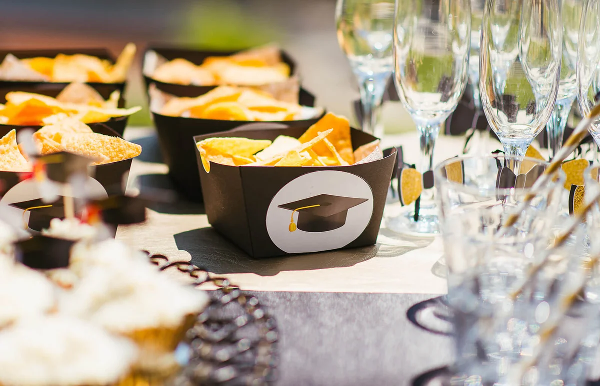decoration of a party table for graduation