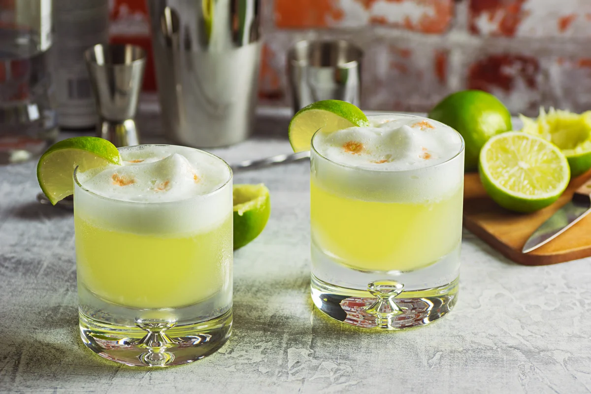 Pisco sour drink