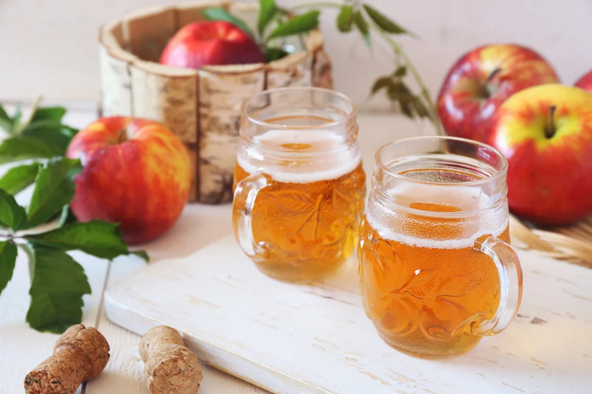 Cider ball mixed cocktail