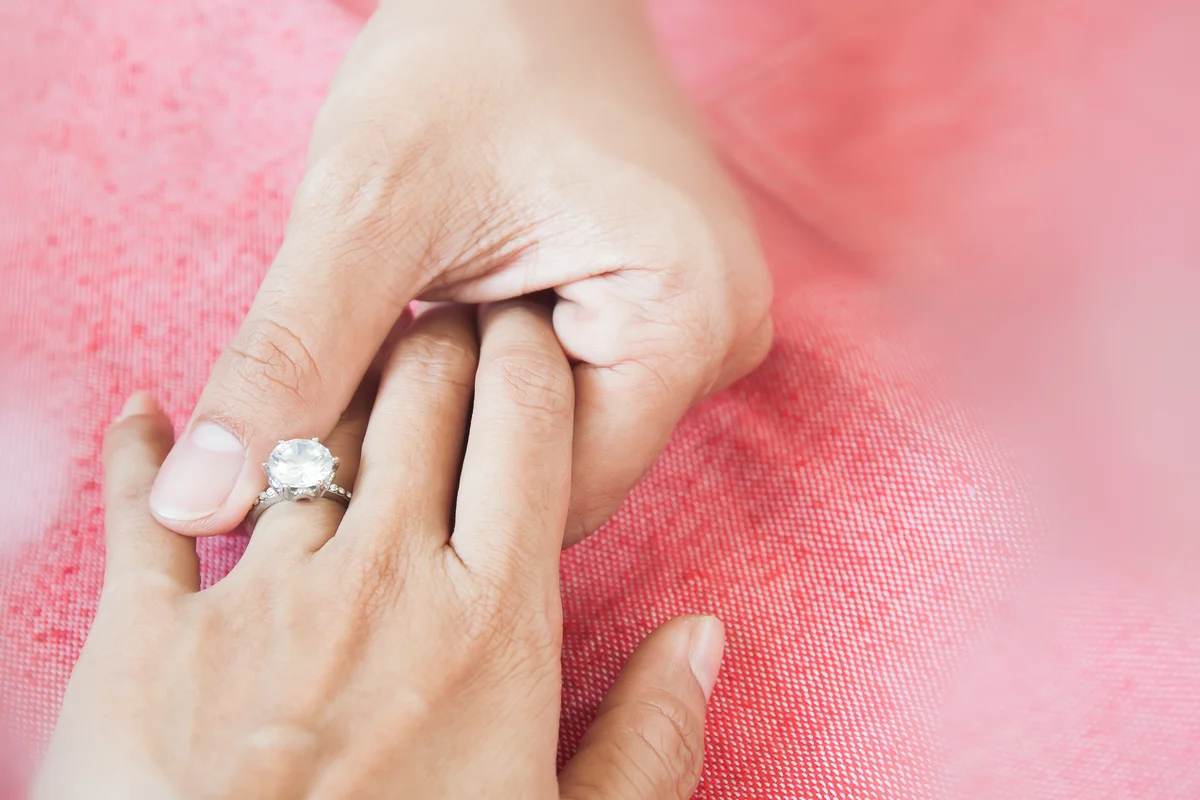 Moissanite vs cubic zirconia ring