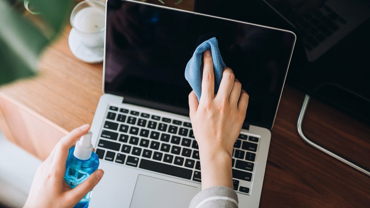 Effective Methods for Safely Cleaning Your Monitor