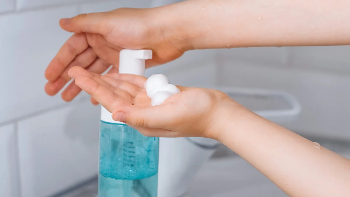 Foaming dish soap