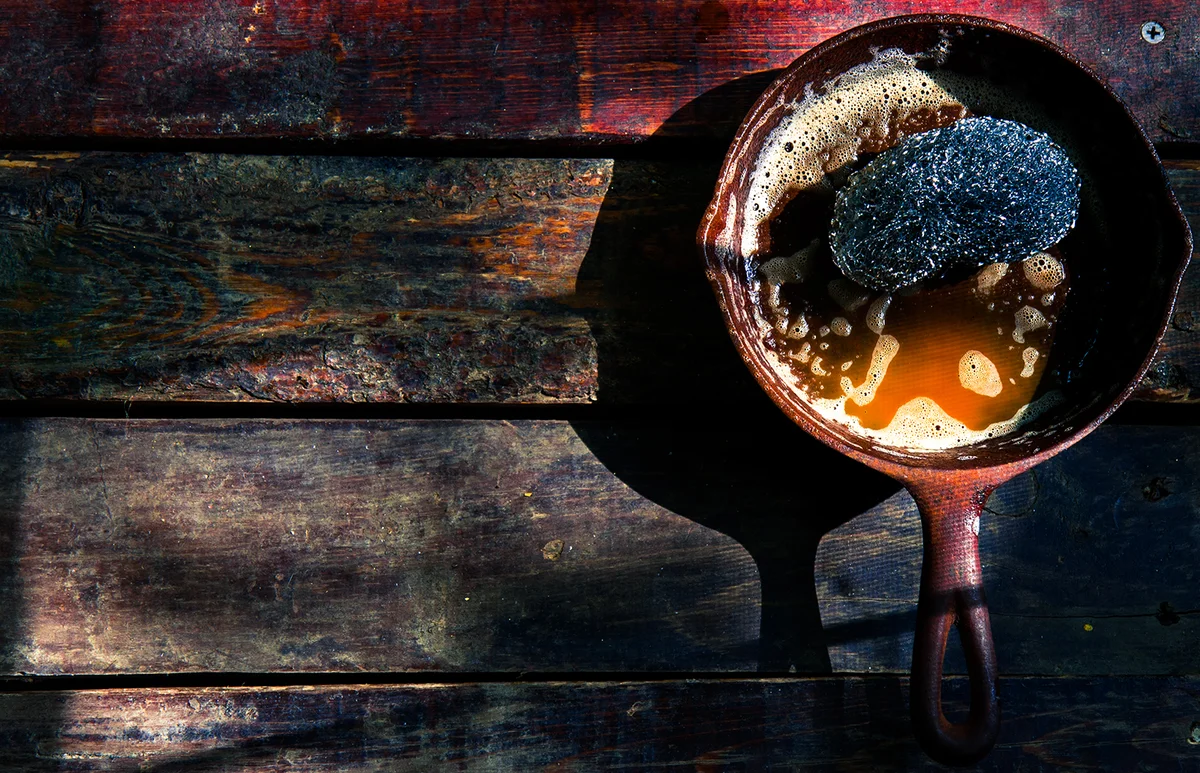restoring cast iron skillet