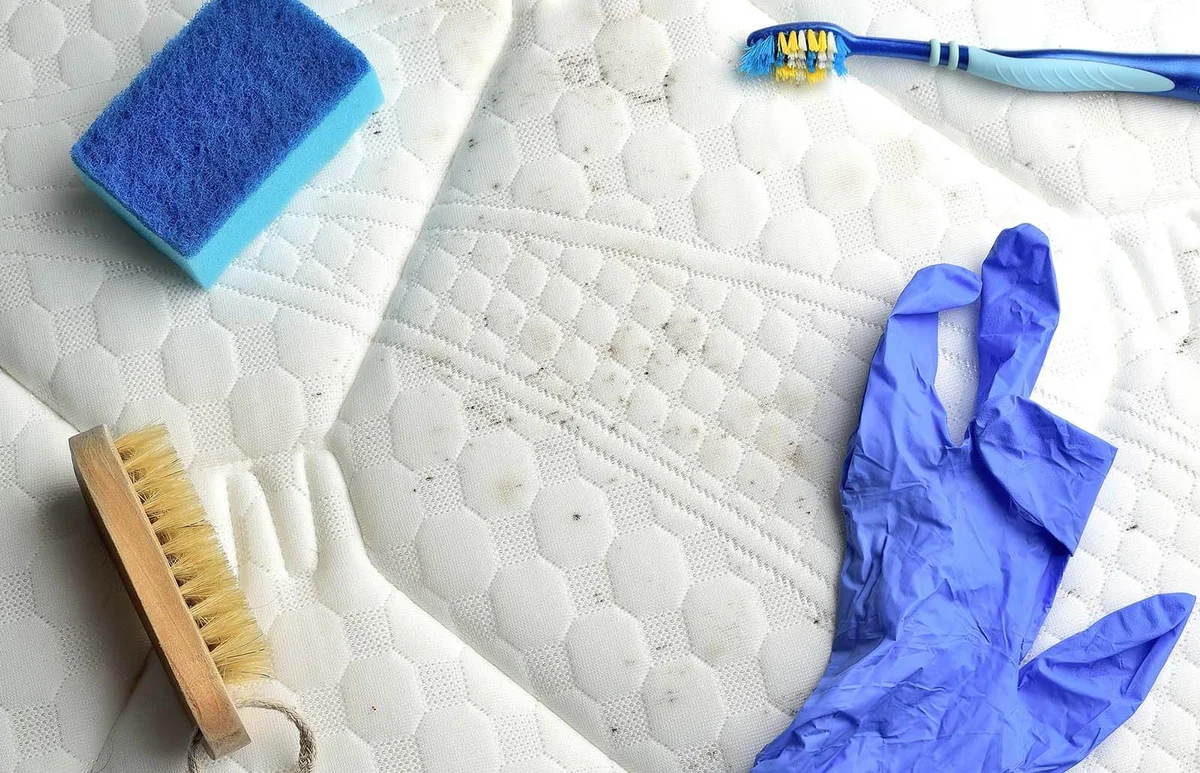 Removing mold stains from the mattress