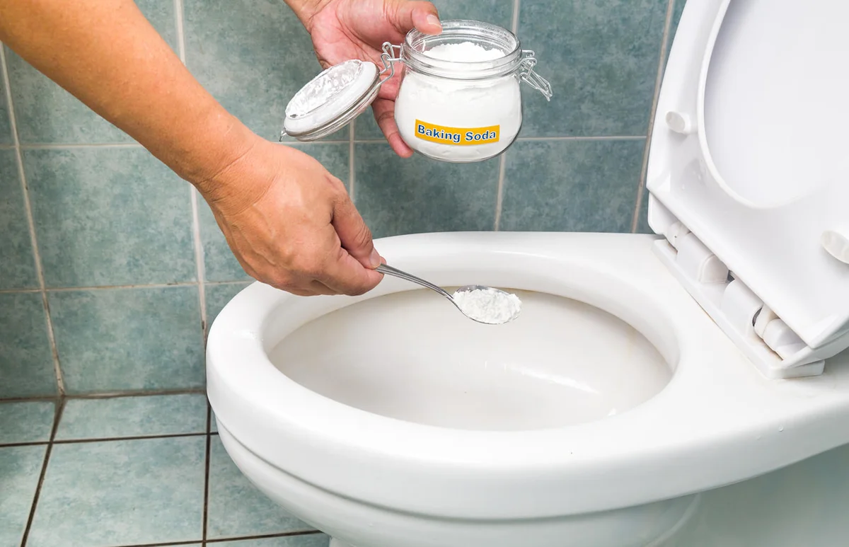 Baking soda to clean and disinfect bathroom and toilet bowl