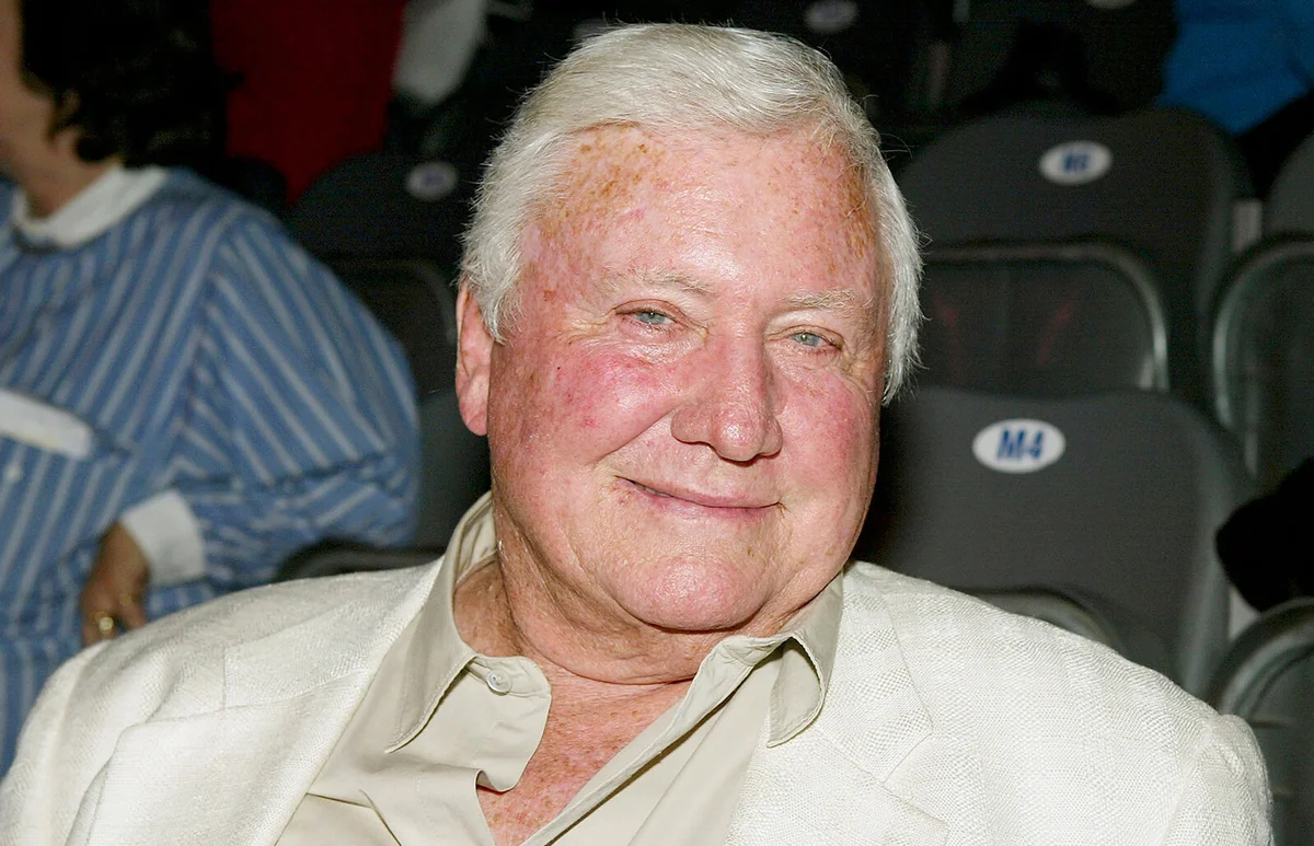 Merv Griffin poses during intermission at "Cavalia" on May 5, 2004 in Glendale, California | Getty Editorial Use