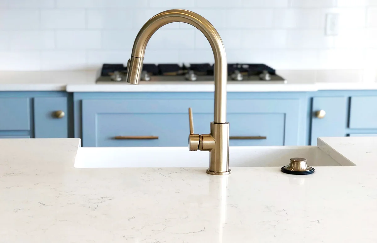 Kitchen quartz countertop
