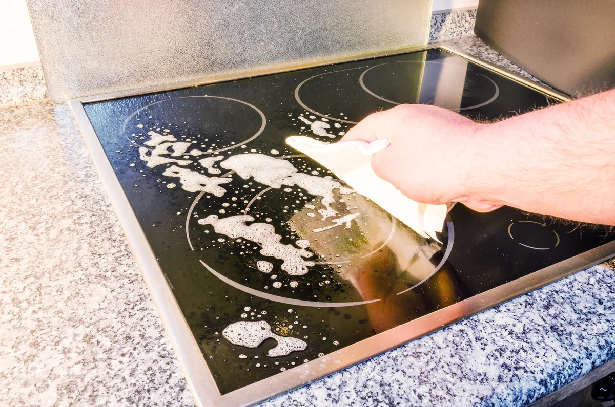 Ceramic hob, induction hob cleaning