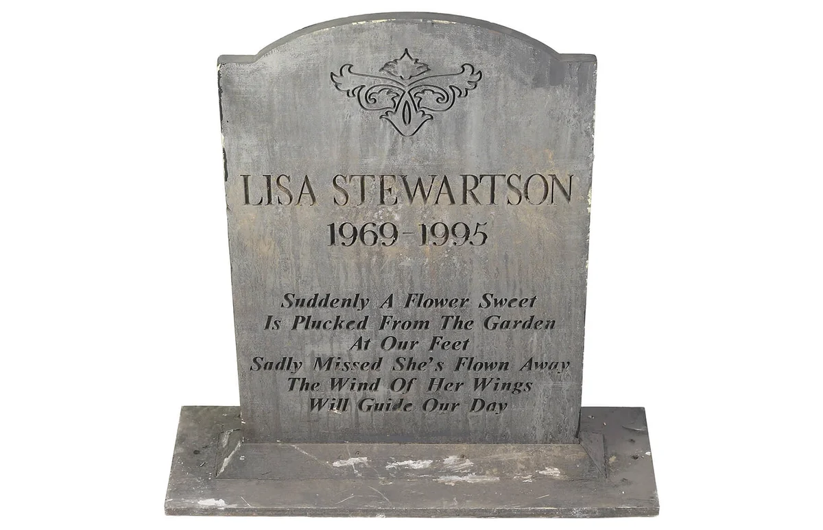Long epitaph written on headstone