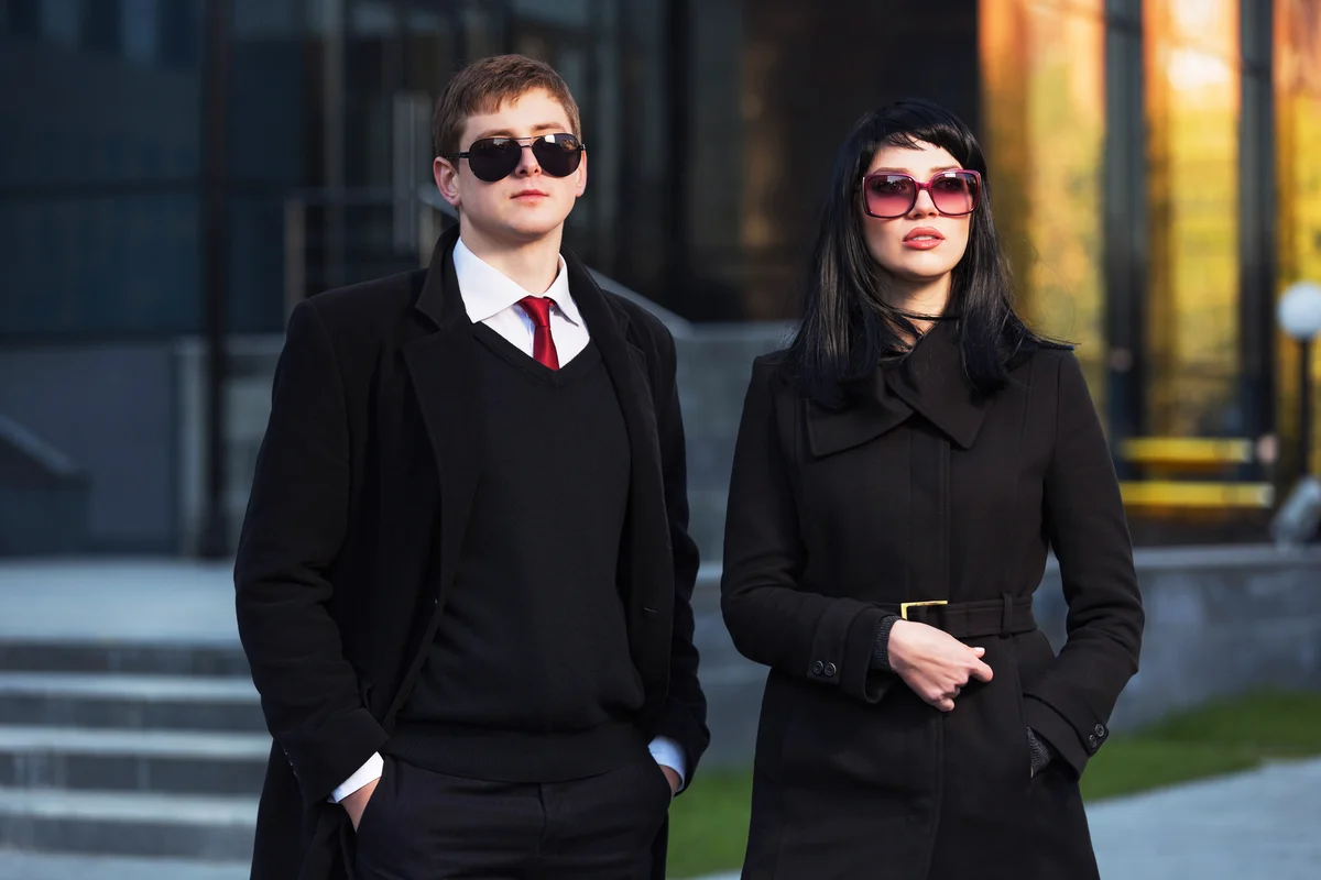 Business couple on city street