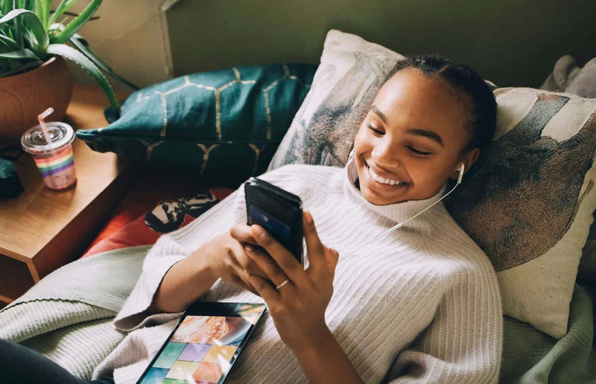 Teen girl texting her boyfriend