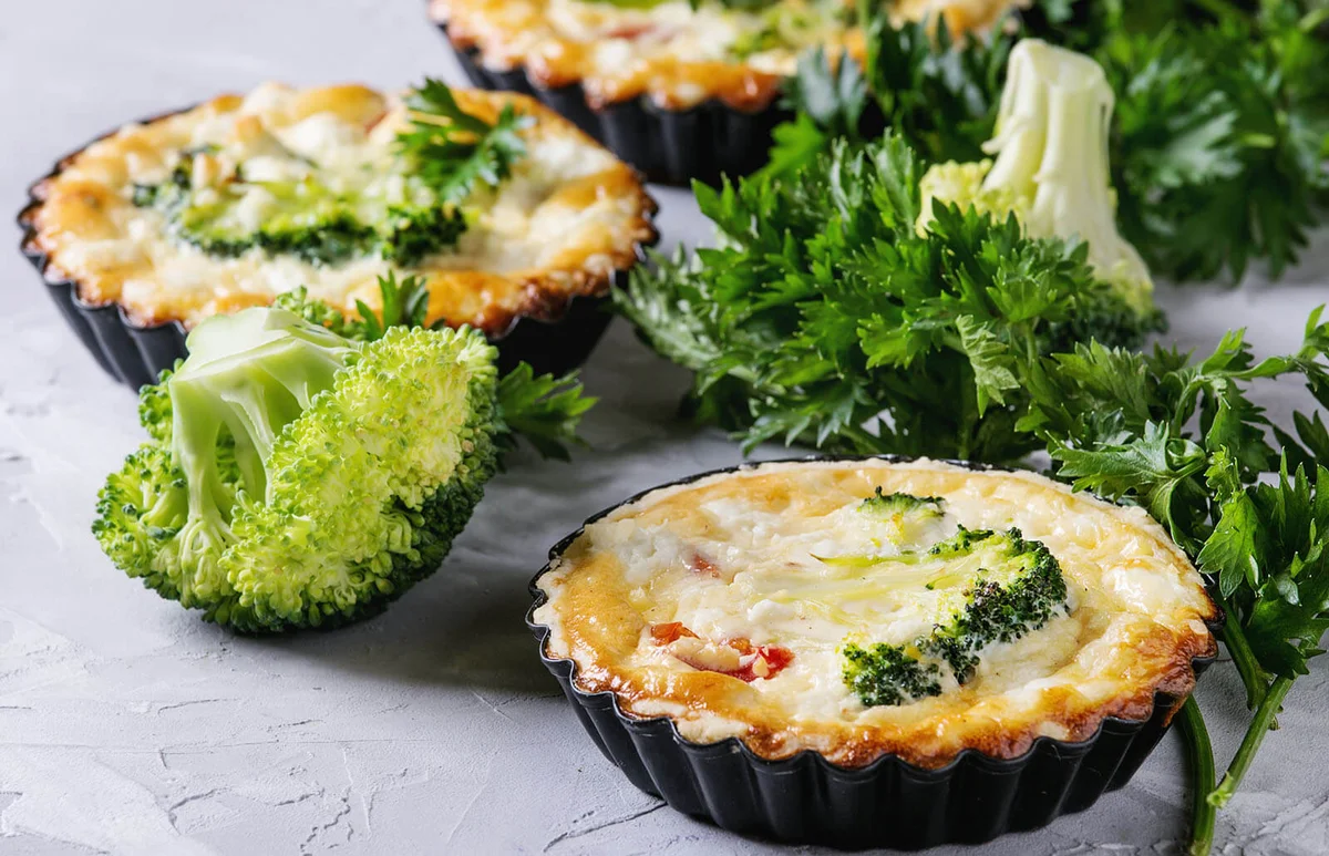 Baked quiche pie with greens