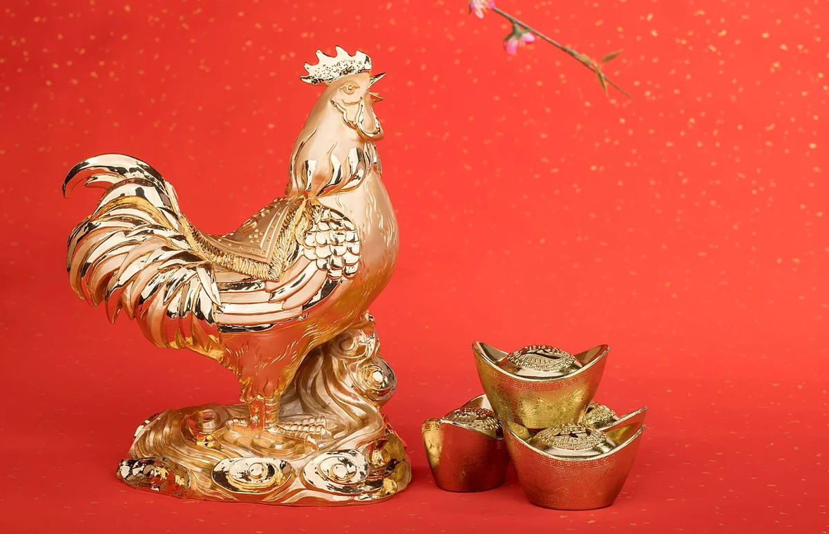 2017 is year of the rooster,gold rooster