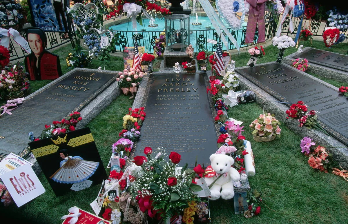 Elvis Presley's Grave | Getty Editorial Use