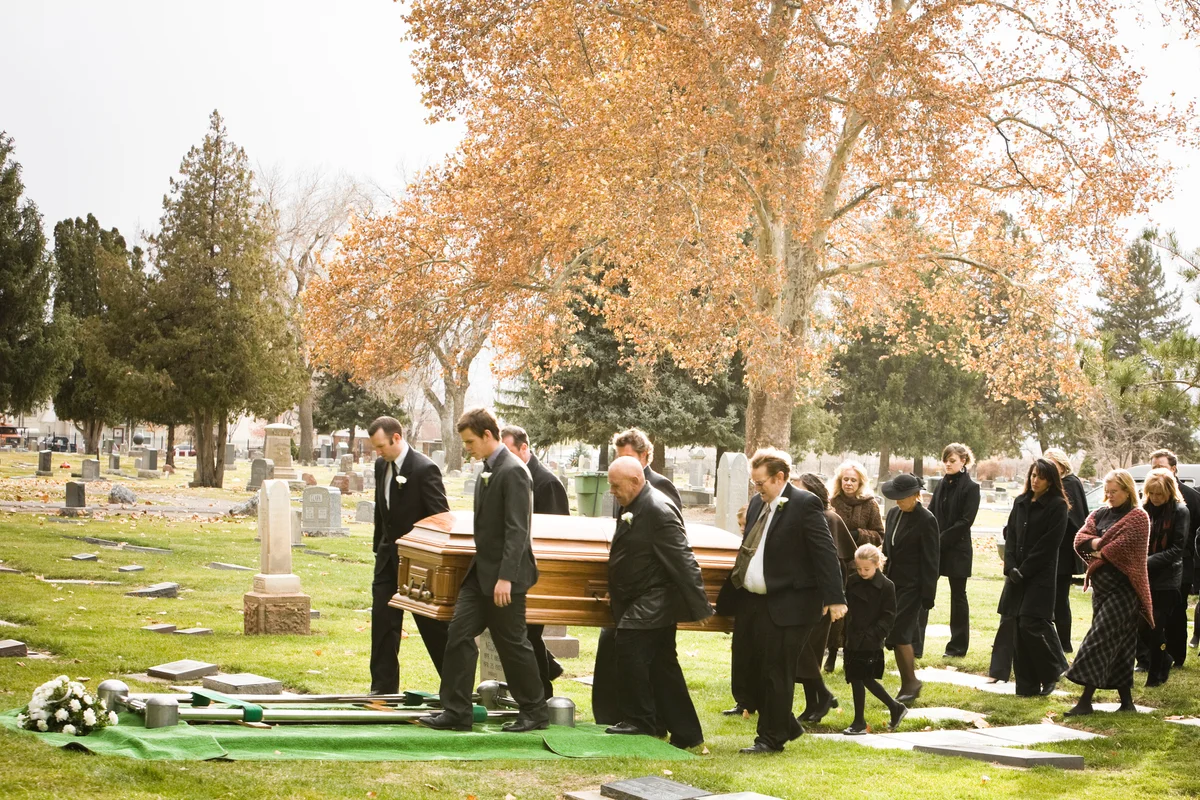 funeral procession graveside