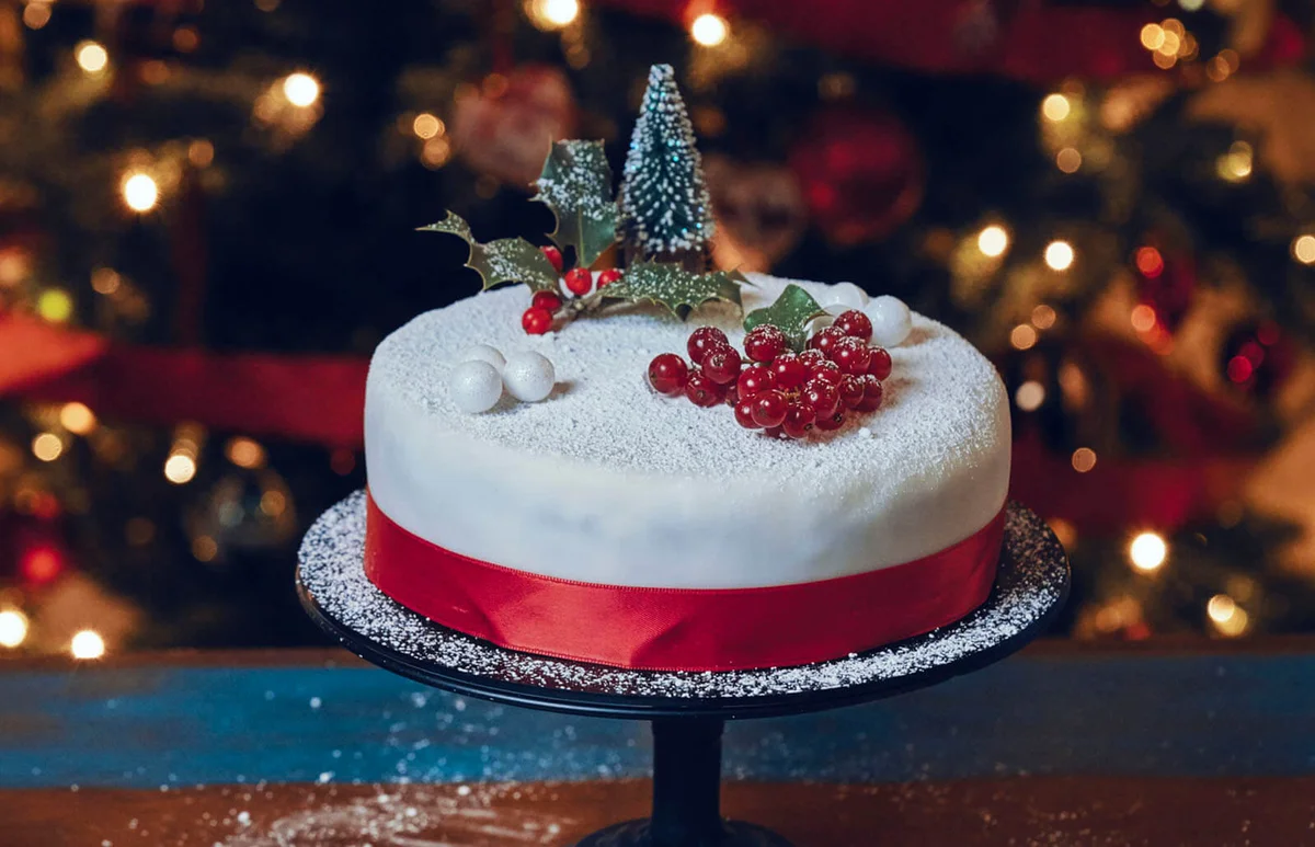 Fondant Christmas Cake with Dried Fruits and Nuts