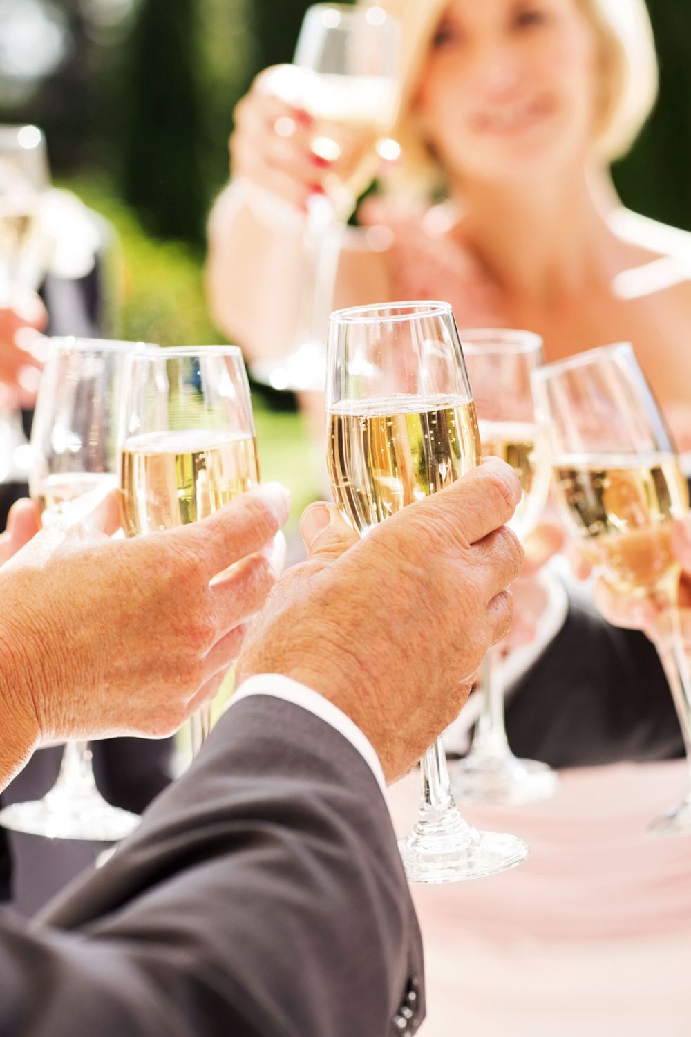 Crafting the Perfect Maid of Honor Toast: Tips and Templates