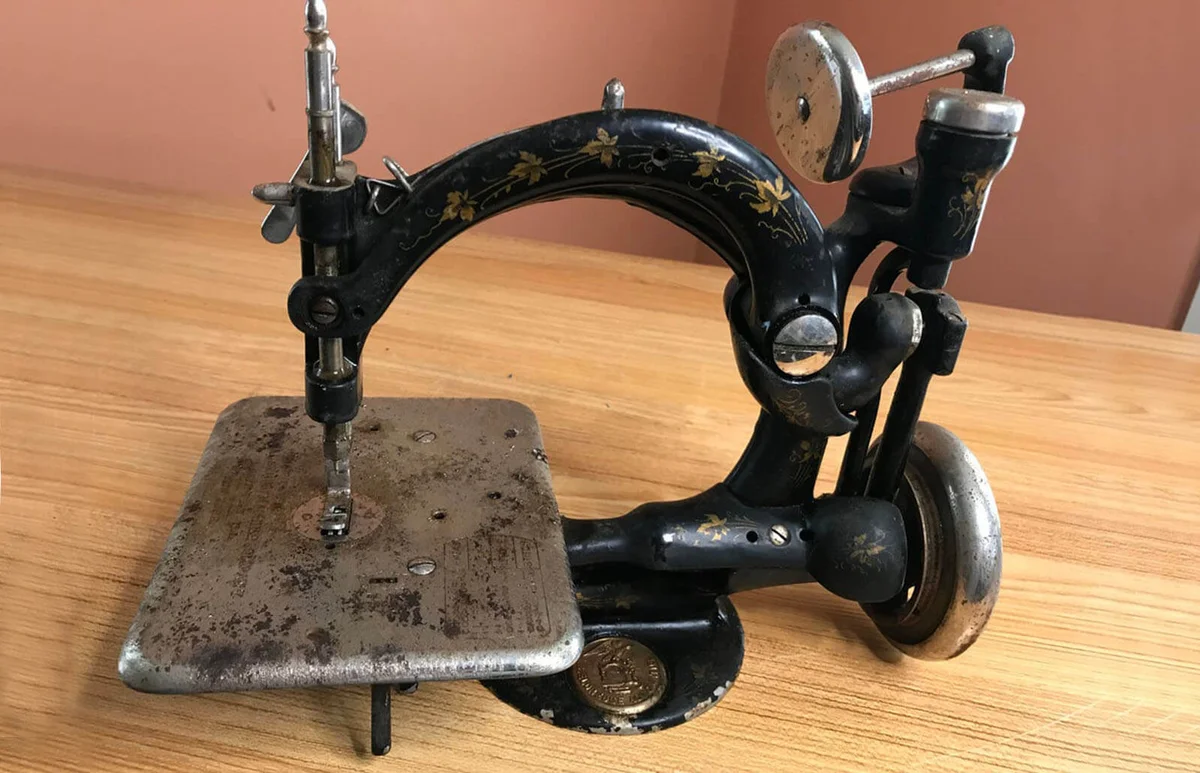 Antique National Sewing Machine Company B. Eldredge Automatic Sewing Machine