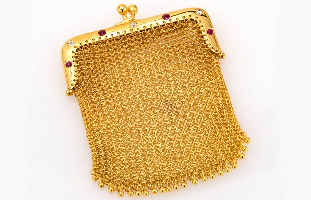 Vintage 18K Yellow Gold 0.40 CTW One of a Kind Round Diamond & Ruby Ladies Mesh Purse
