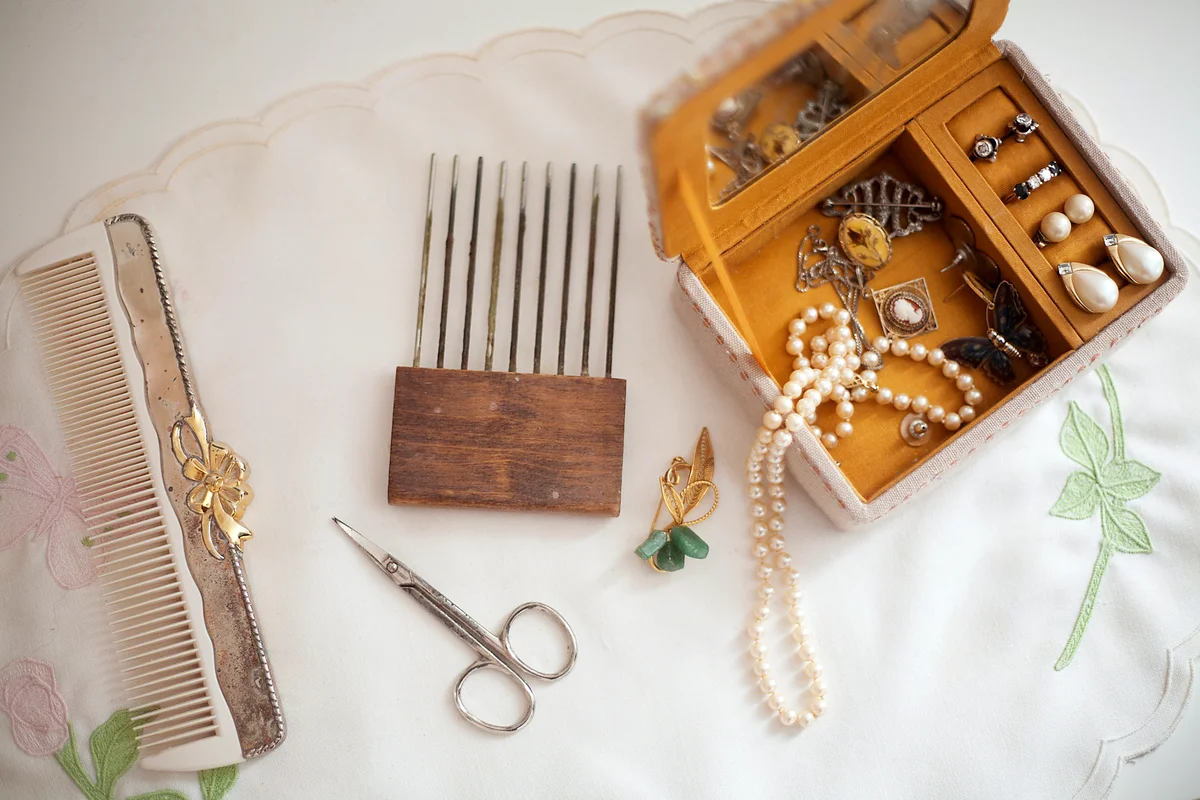 Vintage Jewelry Box and Comb