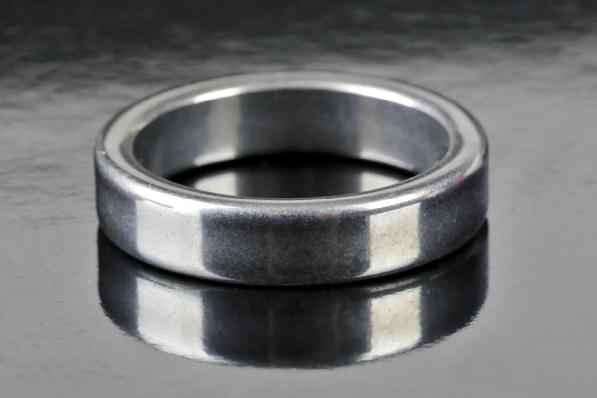 Polished ring mage of stainless steel