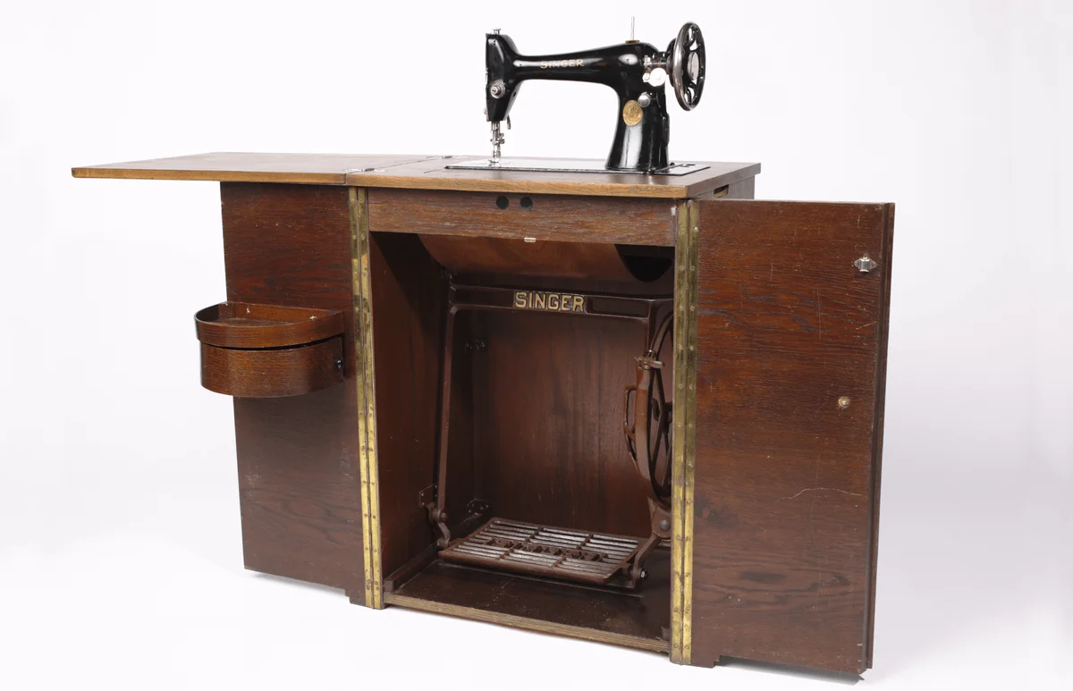Singer 66K Treadle Sewing Machine
