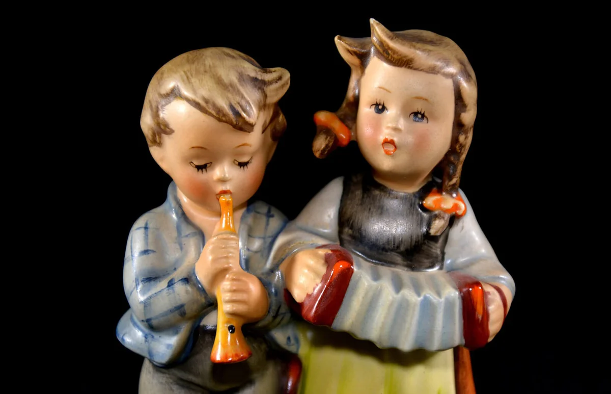 Hummel figurine porcelain goebel