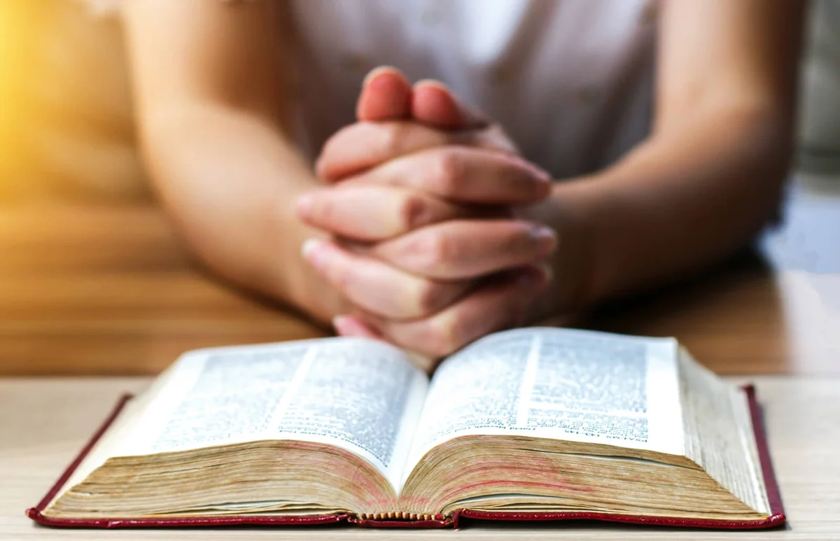 Women reading the Holy Bible