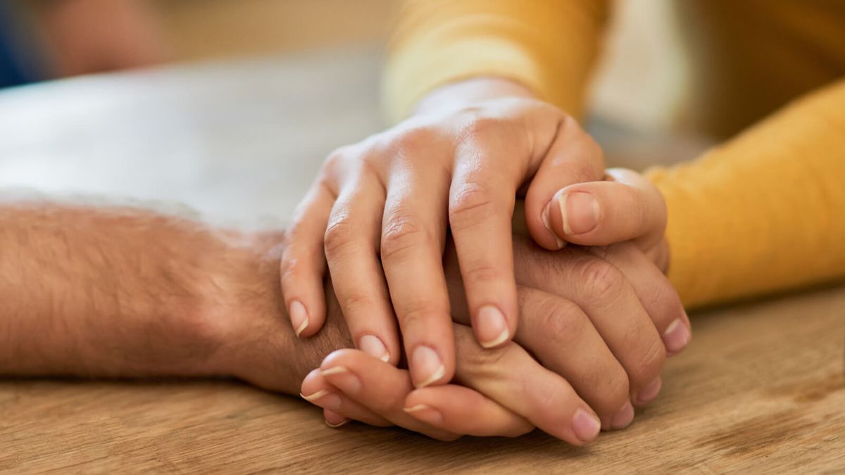 Condoler Offering Jewish Condolences in Appropriate & Caring Ways