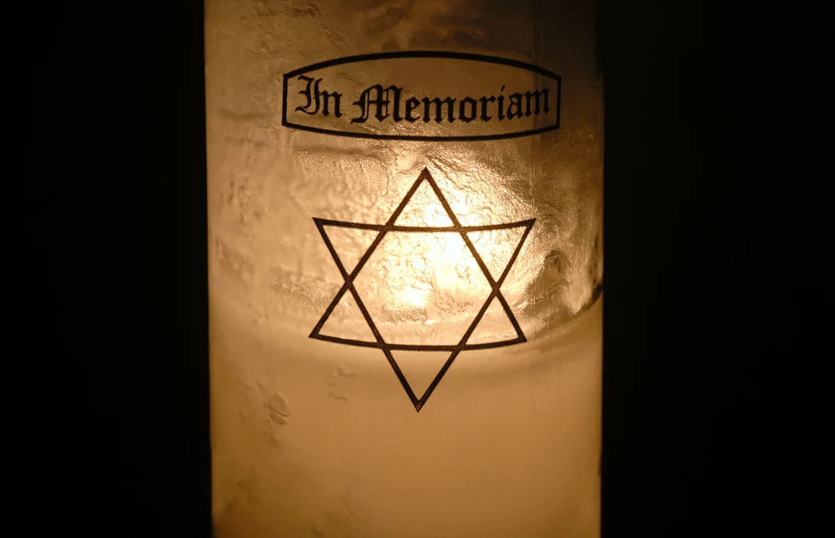 Jewish Yahrzeit Candle to Remember the Dead