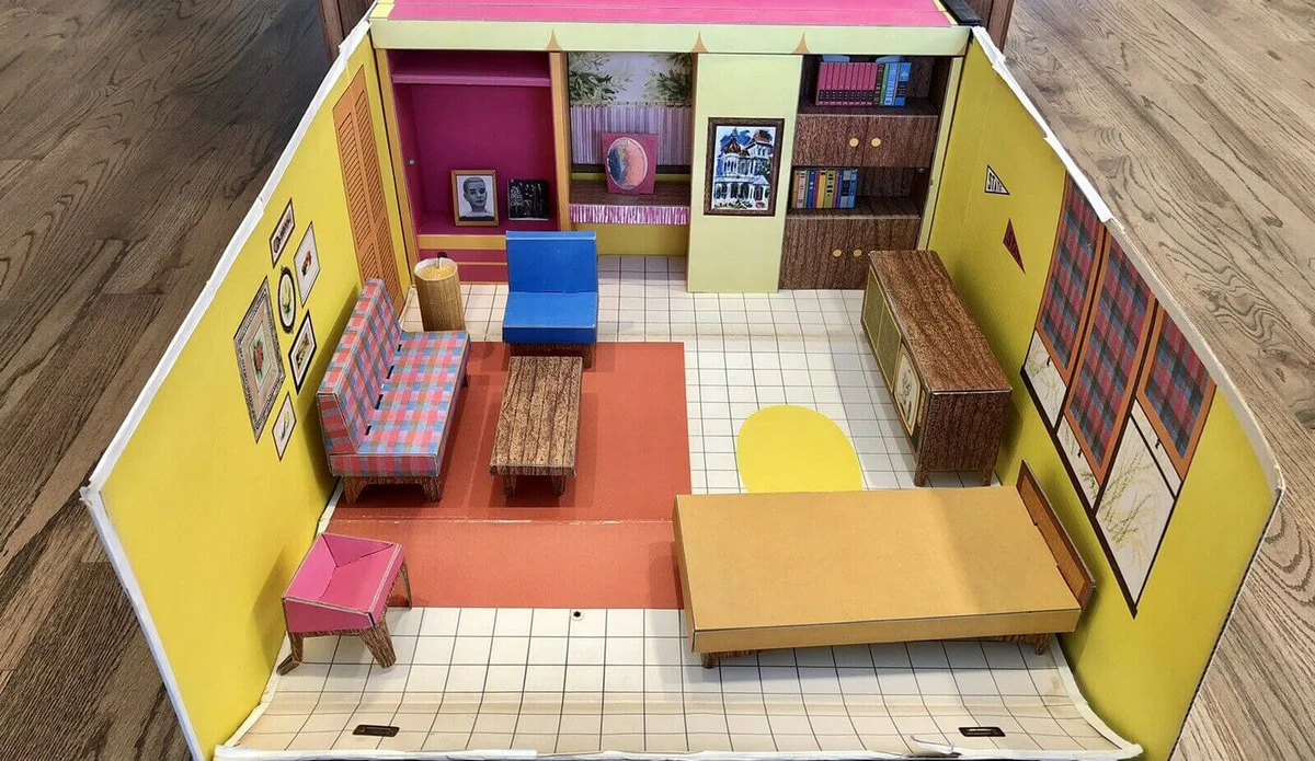 VINTAGE BARBIE DREAM HOUSE 1962 ORIGINAL SET WITH ACCESSORIES