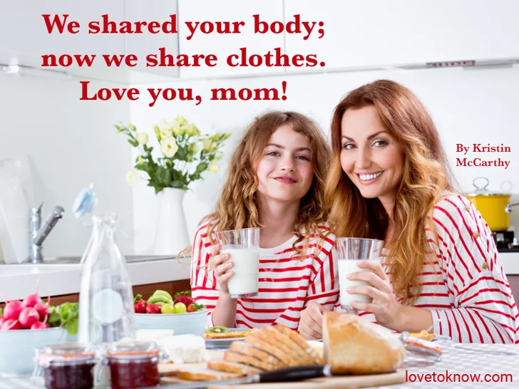 Mom and daughter eating breakfast dressed the same