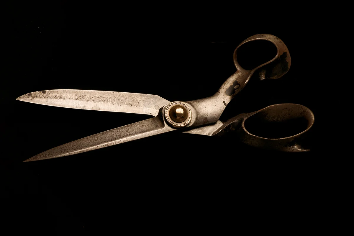 Old scissors in studio