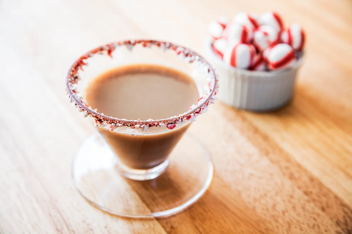 Christmas alcohol martini with pepermint rim